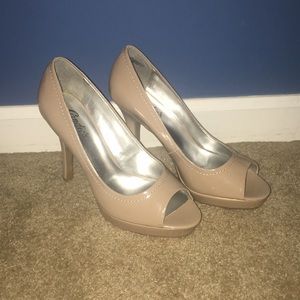 Candie’s peep toe pumps